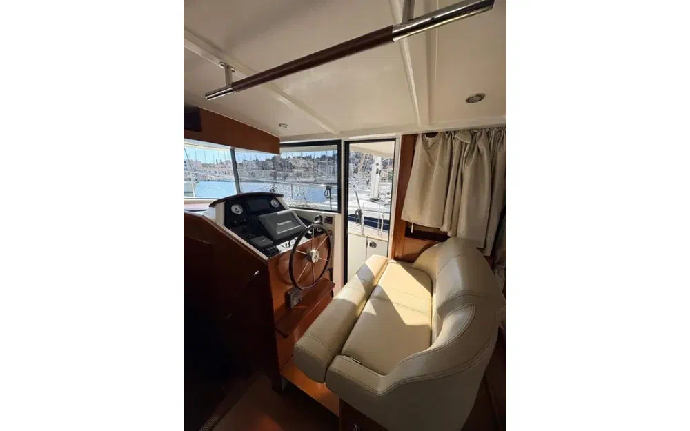 slider 9 Beneteau Swift Trawler 44