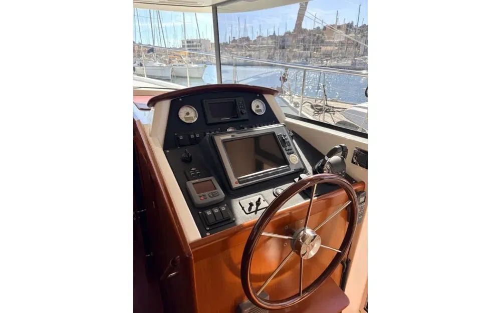 slider 14 Beneteau Swift Trawler 44