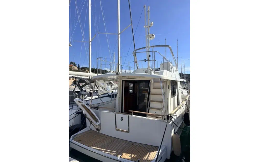 slider 1 Beneteau Swift Trawler 44