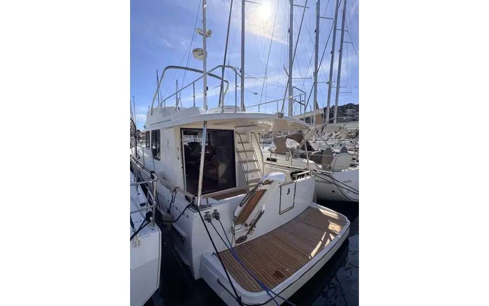 slider 2 Beneteau Swift Trawler 44