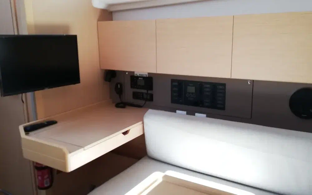 slider 7 Beneteau Oceanis 38.1