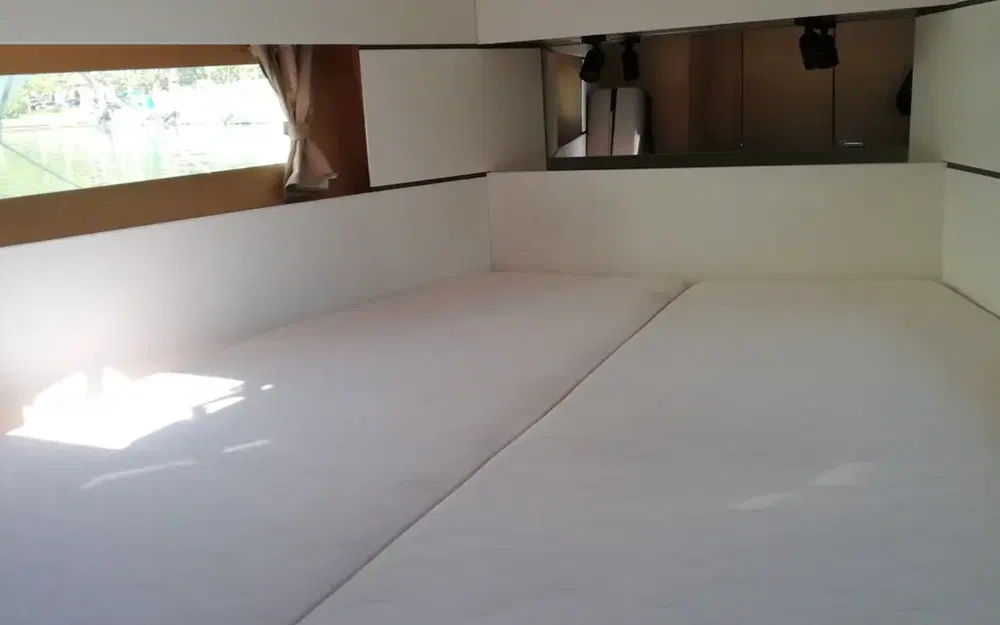 slider 8 Beneteau Oceanis 38.1