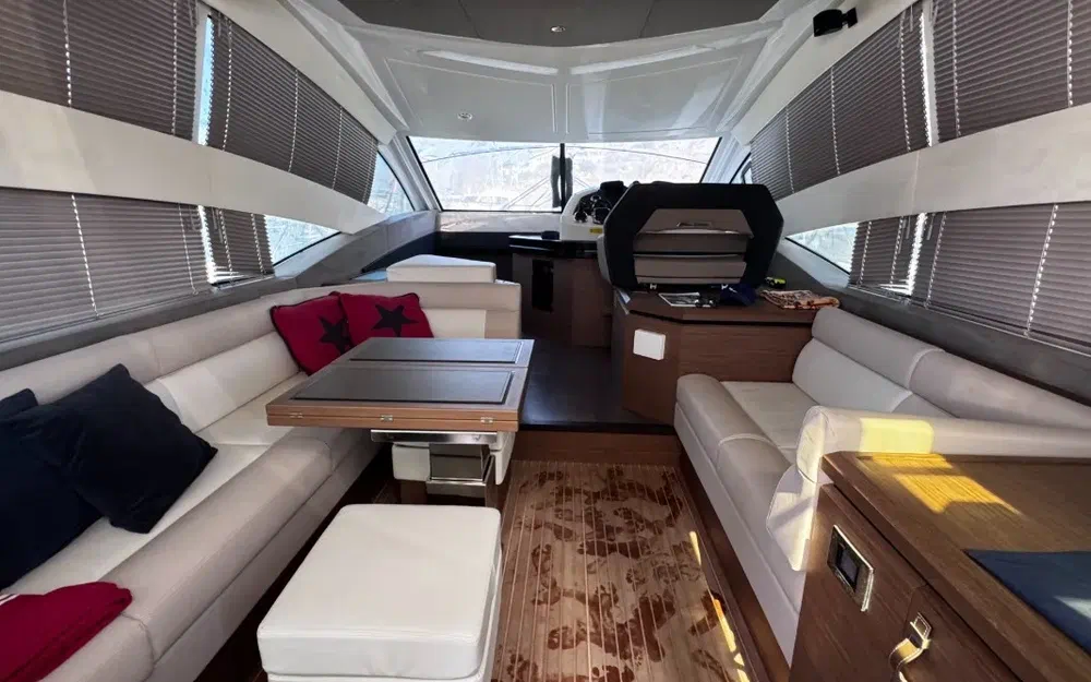 slider 9 Beneteau GRAN TURISMO 50 FLY