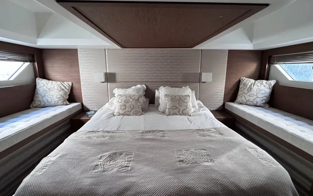 slider 16 Beneteau GRAN TURISMO 50 FLY