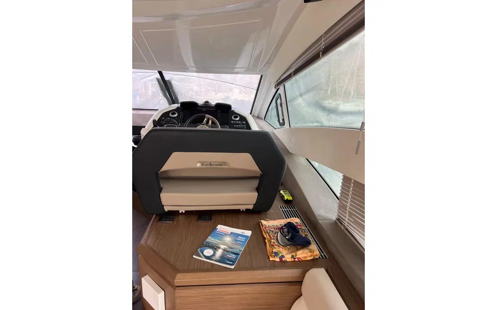 slider 20 Beneteau GRAN TURISMO 50 FLY
