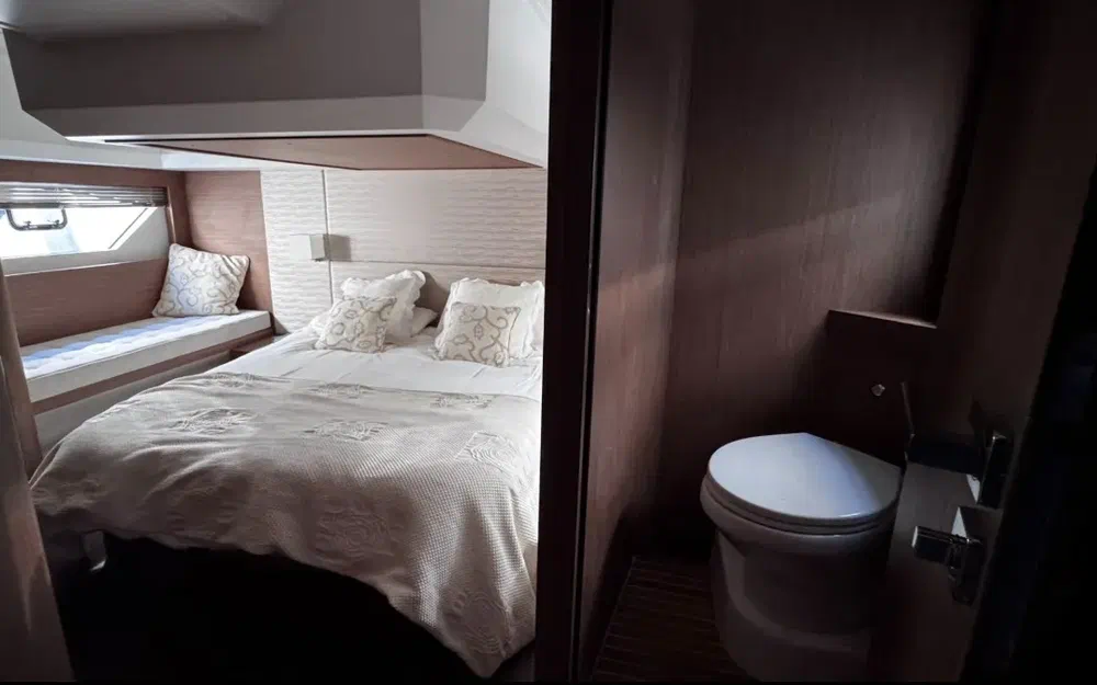 slider 20 Beneteau GRAN TURISMO 50 FLY