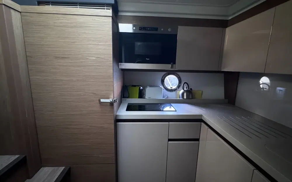slider 25 Beneteau GRAN TURISMO 50 FLY