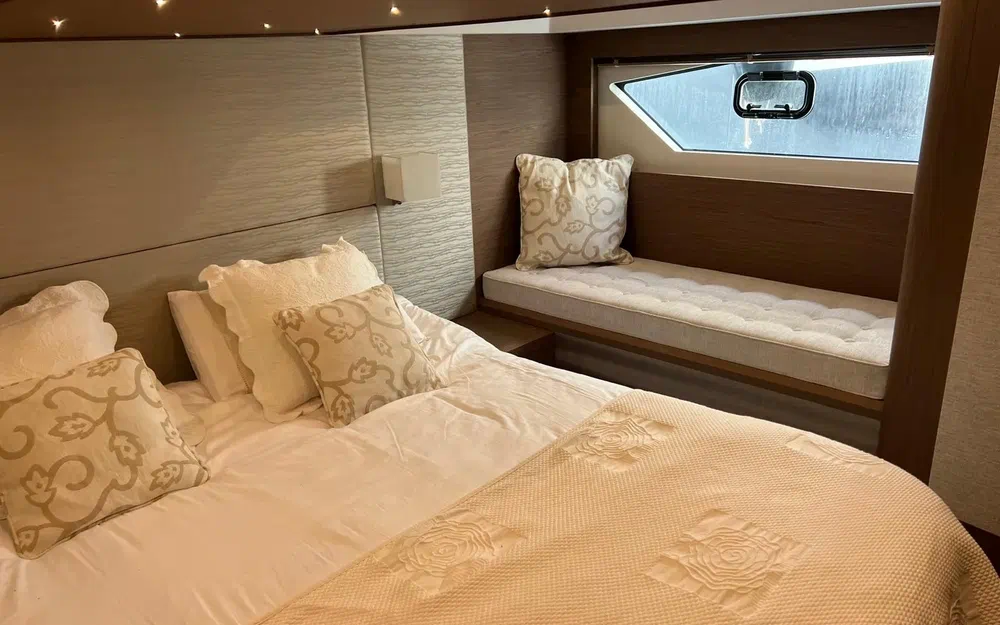 slider 28 Beneteau GRAN TURISMO 50 FLY