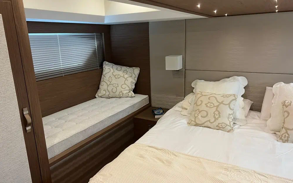 slider 29 Beneteau GRAN TURISMO 50 FLY