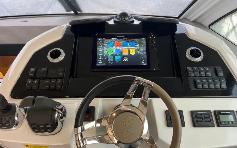 slider 36 Beneteau GRAN TURISMO 50 FLY