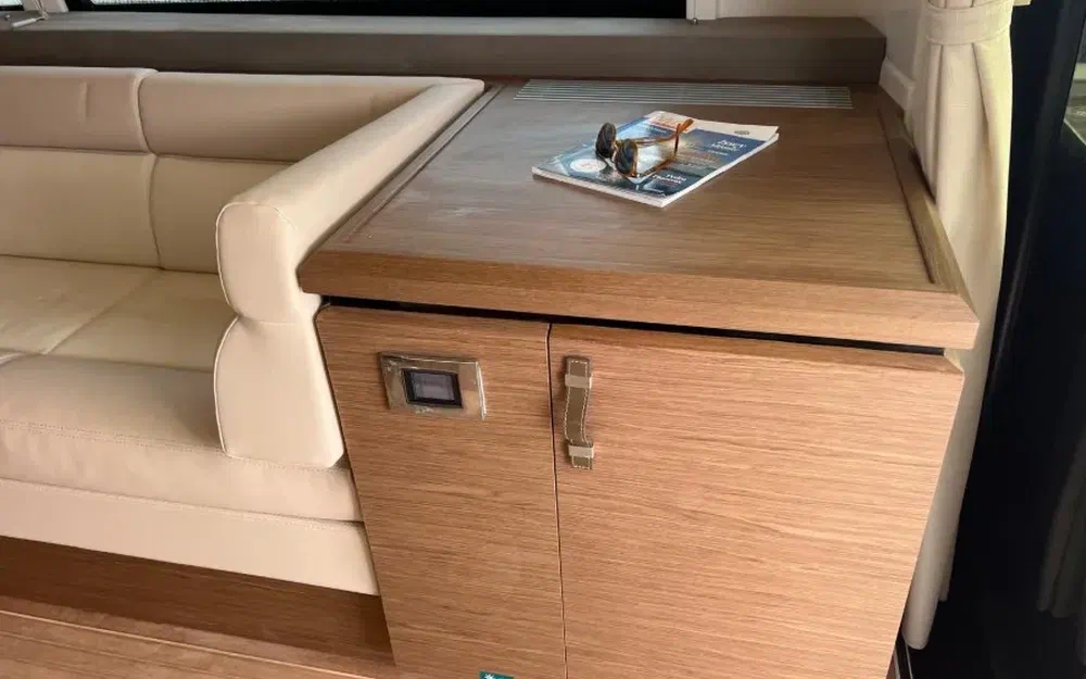 slider 38 Beneteau GRAN TURISMO 50 FLY