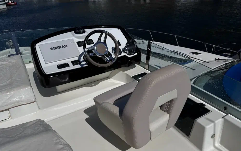 slider 2 Beneteau GRAN TURISMO 50 FLY