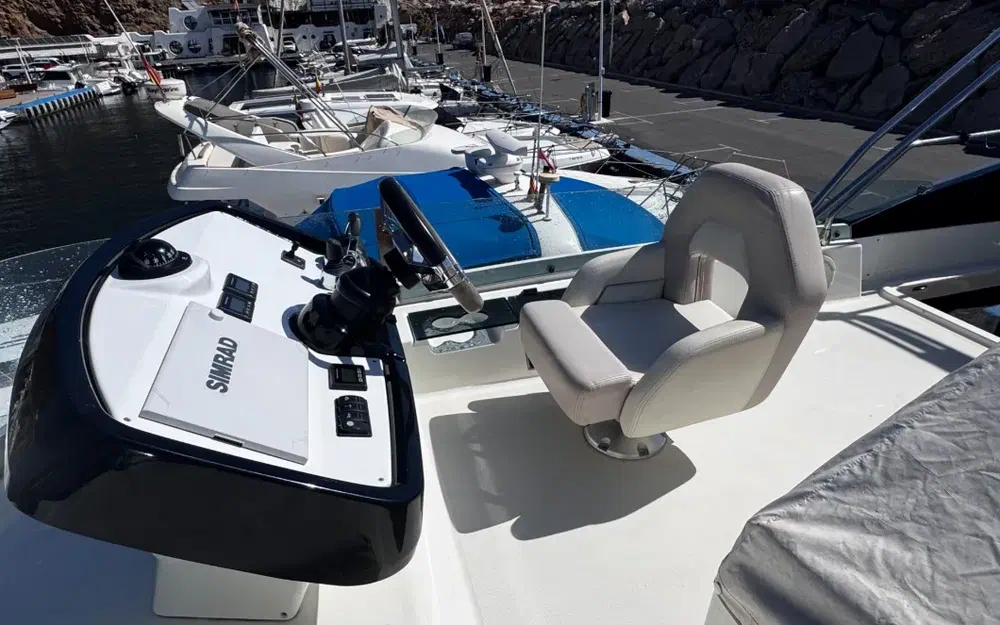 slider 6 Beneteau GRAN TURISMO 50 FLY