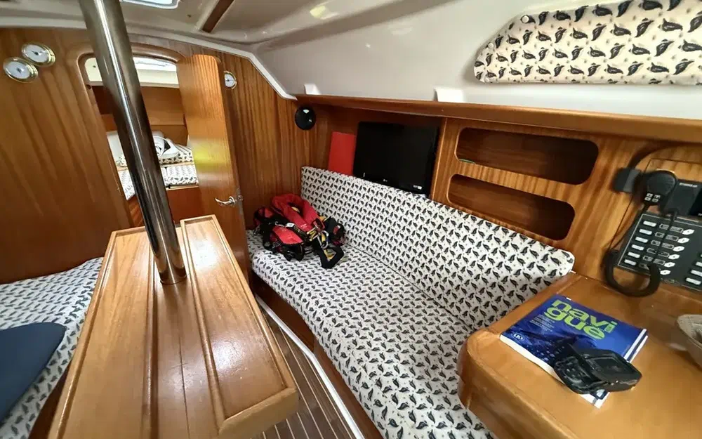 slider 19 Dufour 30 Classic