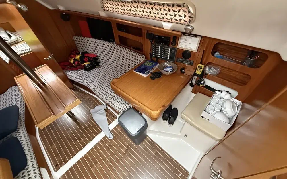 slider 8 Dufour 30 Classic