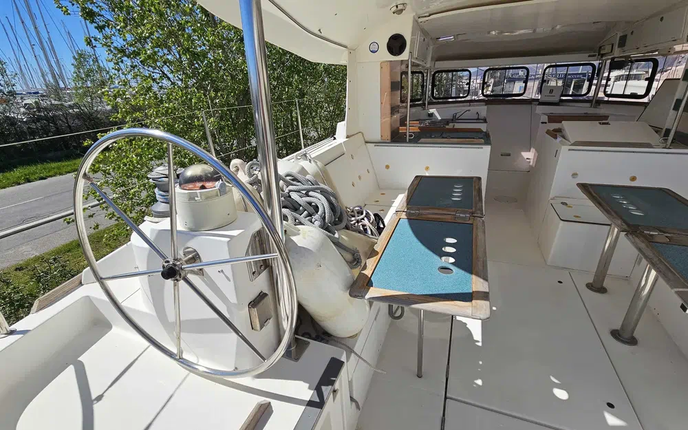 slider 8 Dufour Atoll 43