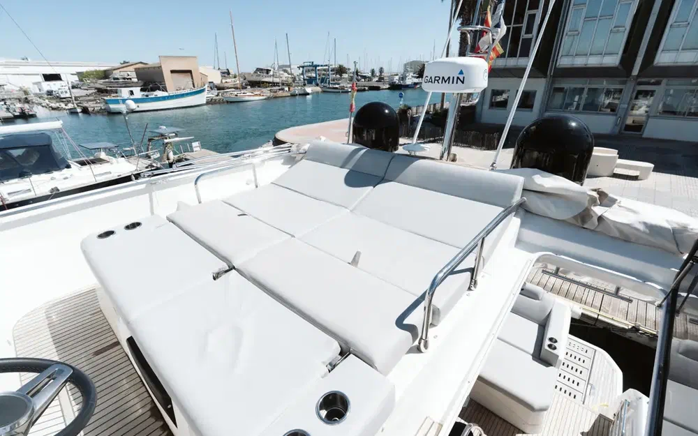 slider 10 Prestige Yachts Prestige 590 S