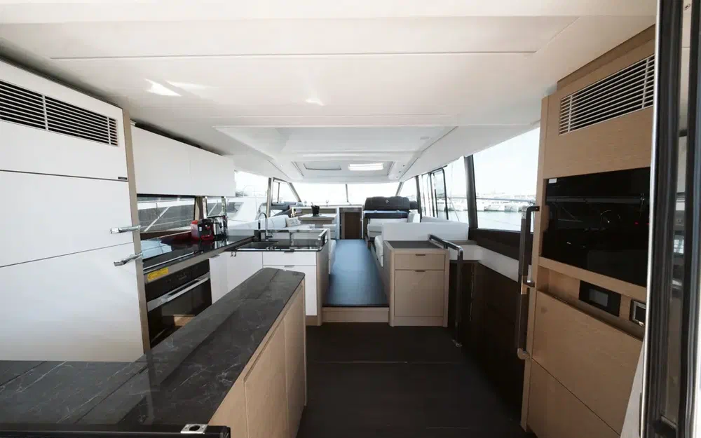 slider 14 Prestige Yachts Prestige 590 S