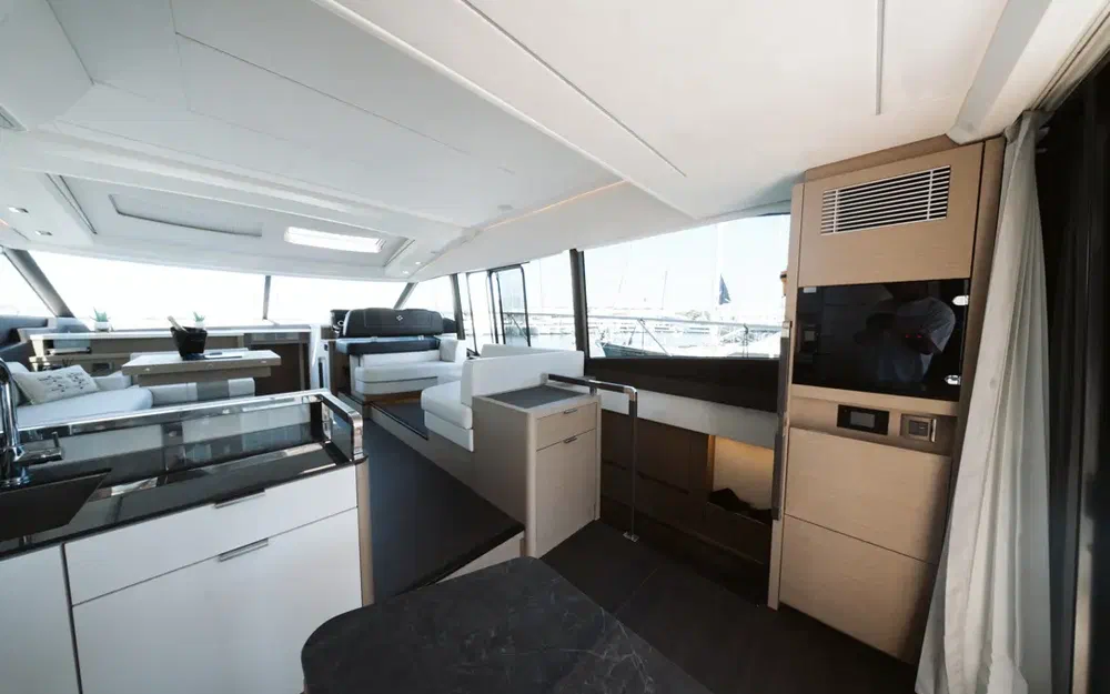 slider 17 Prestige Yachts Prestige 590 S