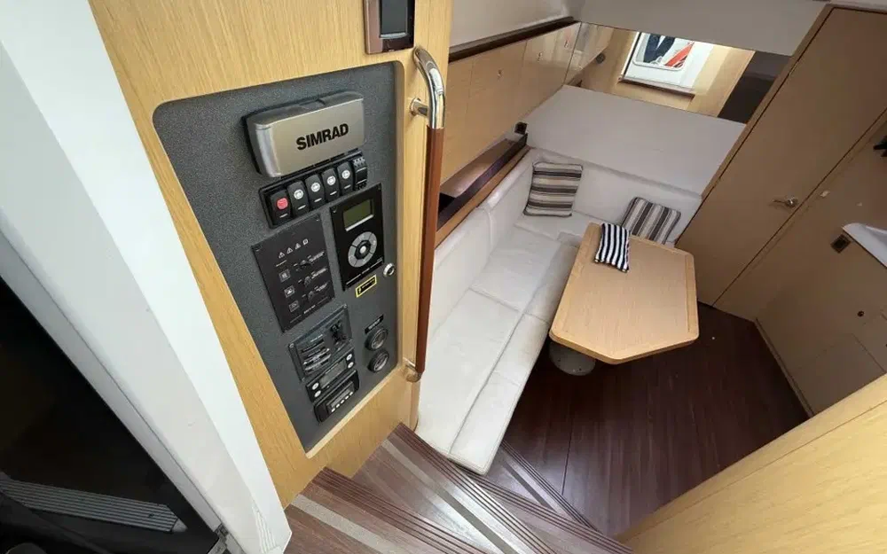 slider 9 Beneteau Gran Turismo 38