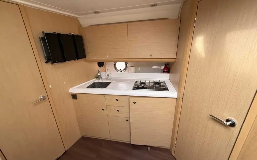 slider 12 Beneteau Gran Turismo 38