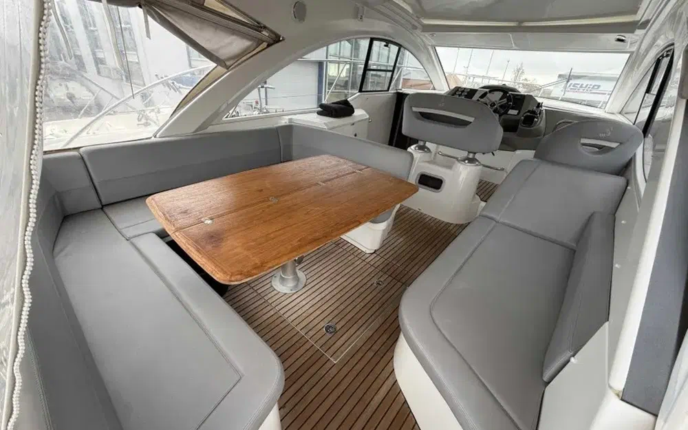 slider 2 Beneteau Gran Turismo 38