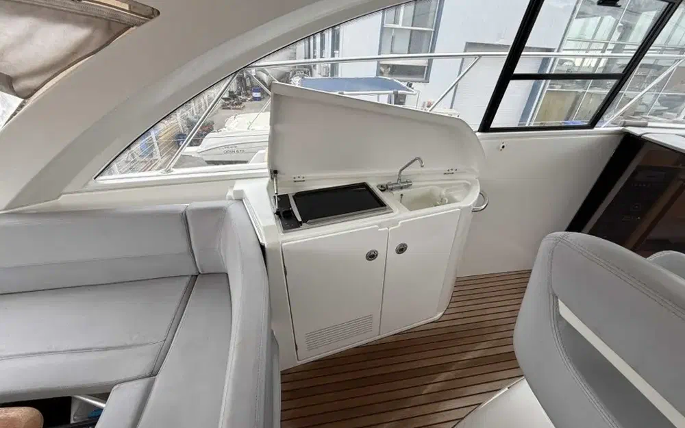 slider 4 Beneteau Gran Turismo 38