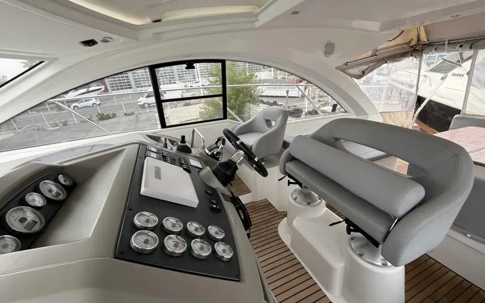 slider 6 Beneteau Gran Turismo 38