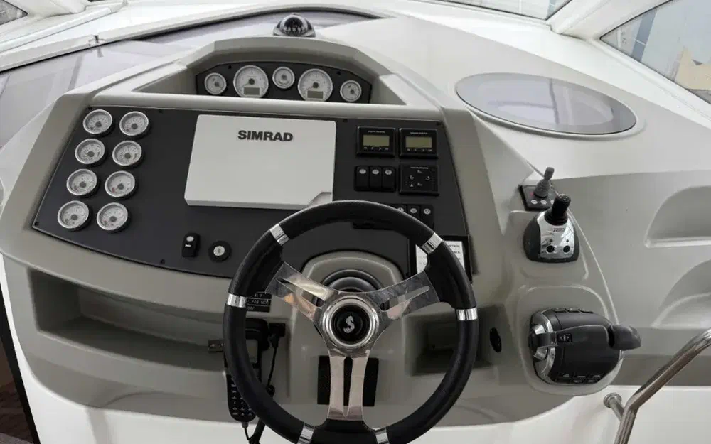 slider 8 Beneteau Gran Turismo 38