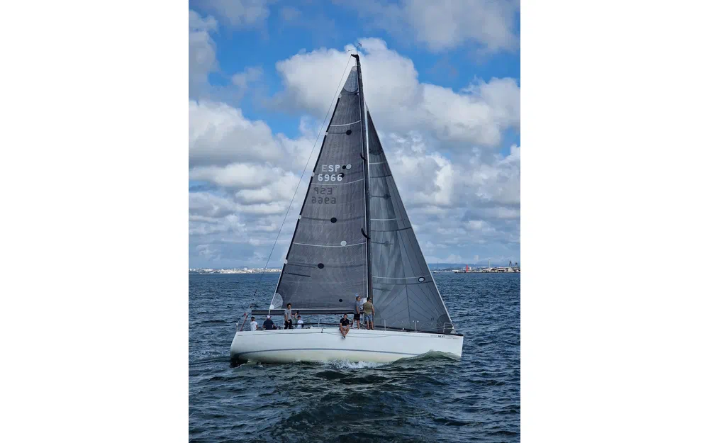slider 4 Comar Yachts COMET 41S MOD - WHO S NEXT