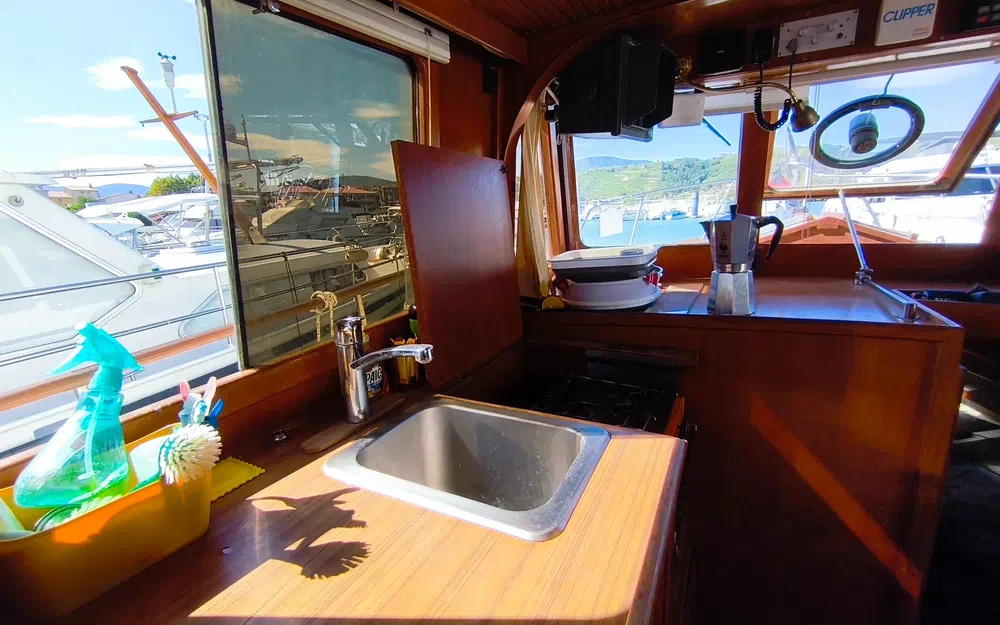 slider 15 Chung HWA Trawler 34