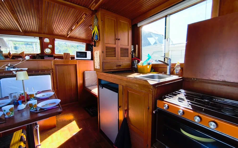 slider 17 Chung HWA Trawler 34