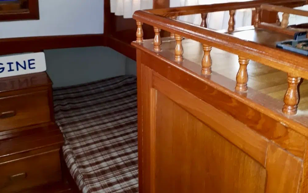 slider 31 Chung HWA Trawler 34