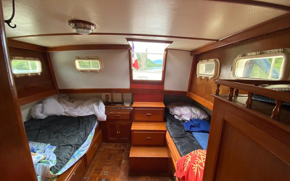 slider 34 Chung HWA Trawler 34