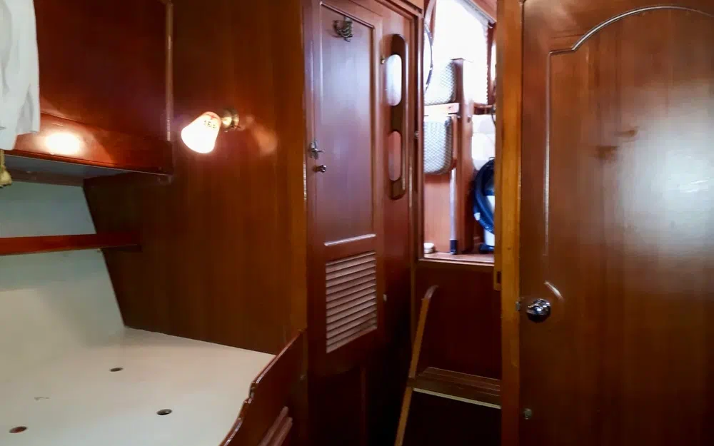 slider 33 Chung HWA Trawler 34