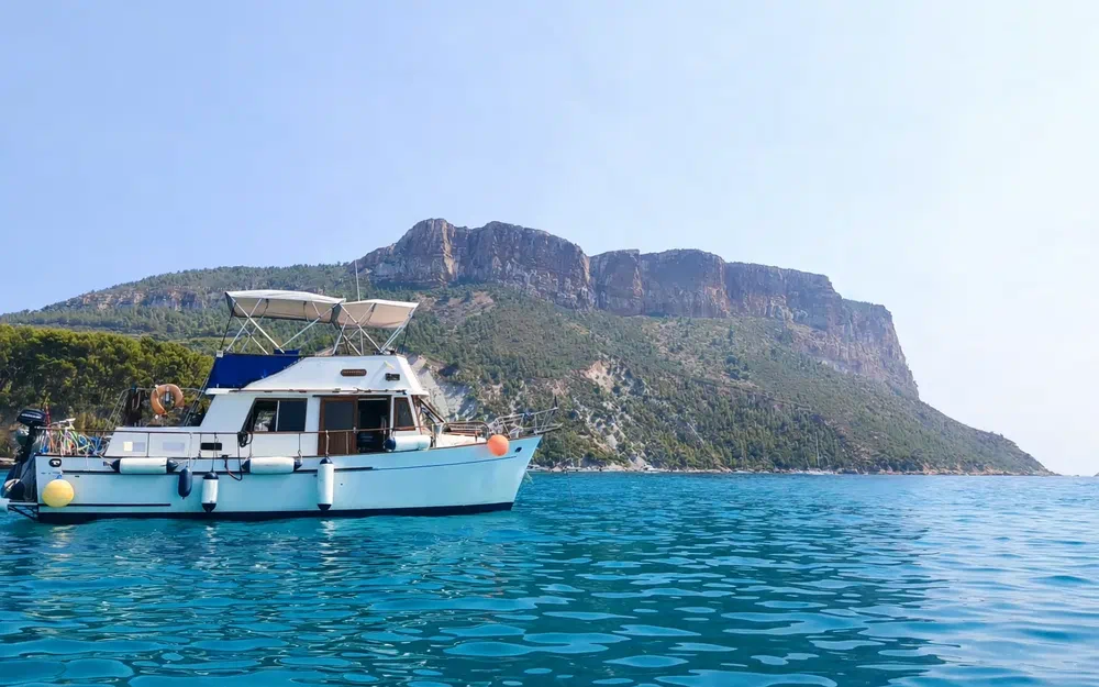 slider 4 Chung HWA Trawler 34