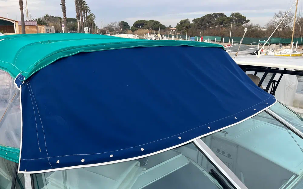 slider 15 Chris Craft Crowne 302