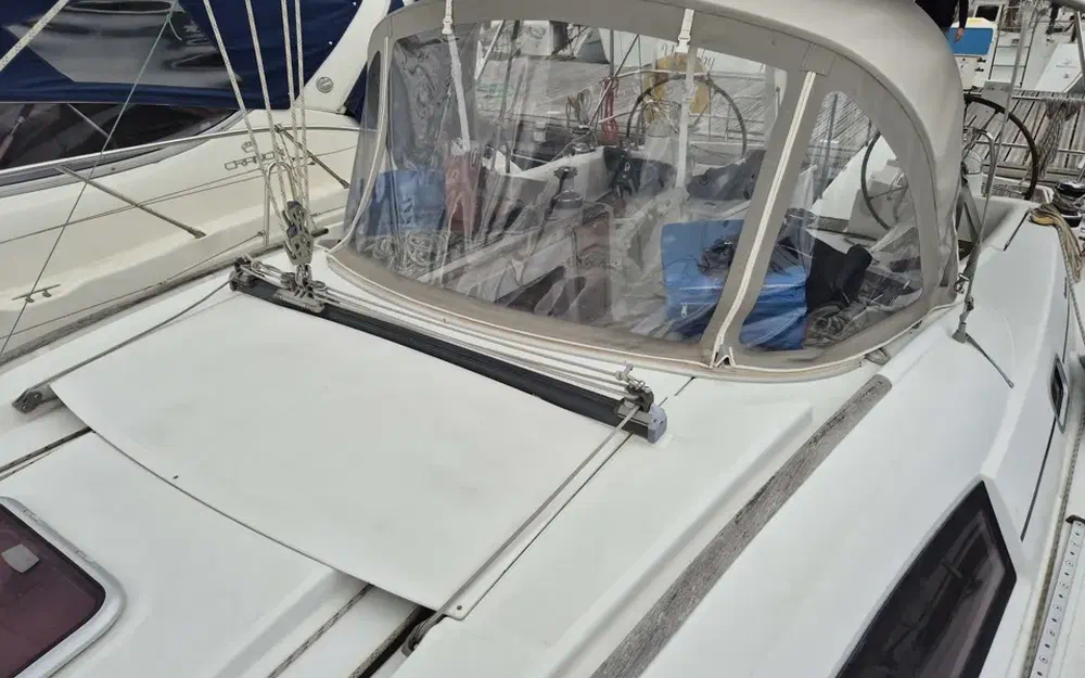 slider 12 Beneteau Oceanis 40