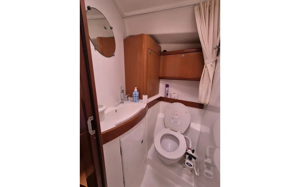 slider 36 Beneteau Oceanis 40