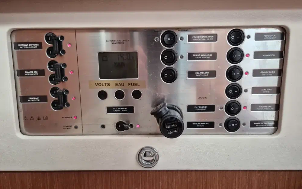 slider 44 Beneteau Oceanis 40