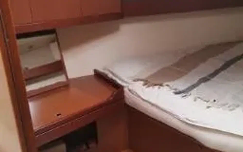 slider 12 Beneteau Oceanis 37 Limited Edition