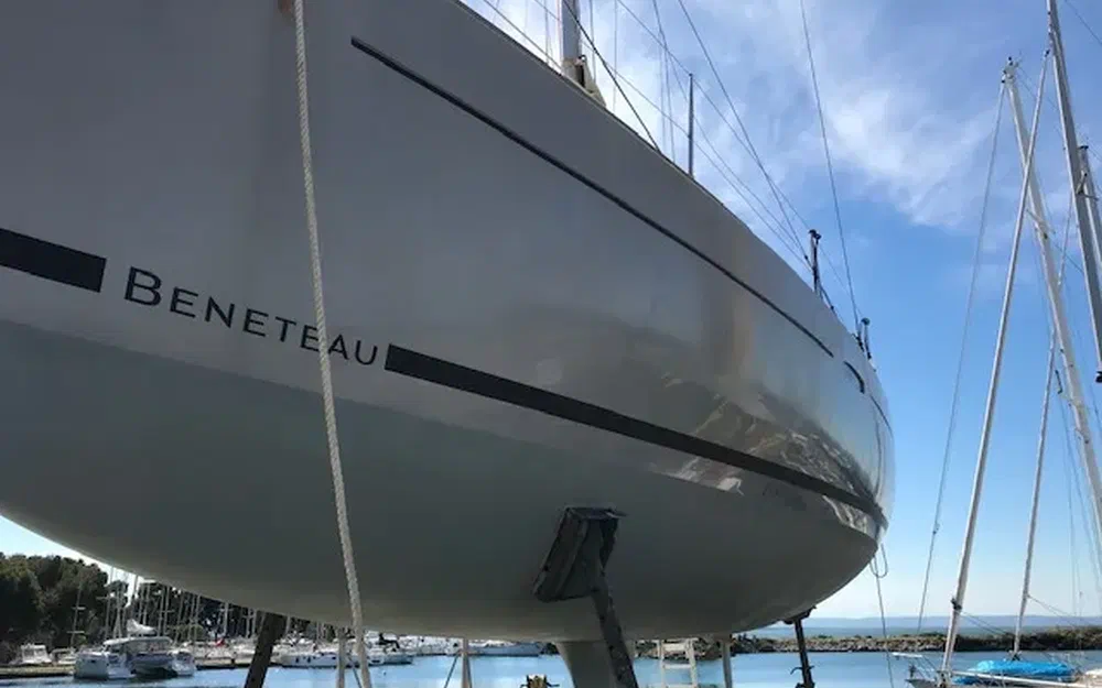 slider 4 Beneteau Oceanis 37 Limited Edition