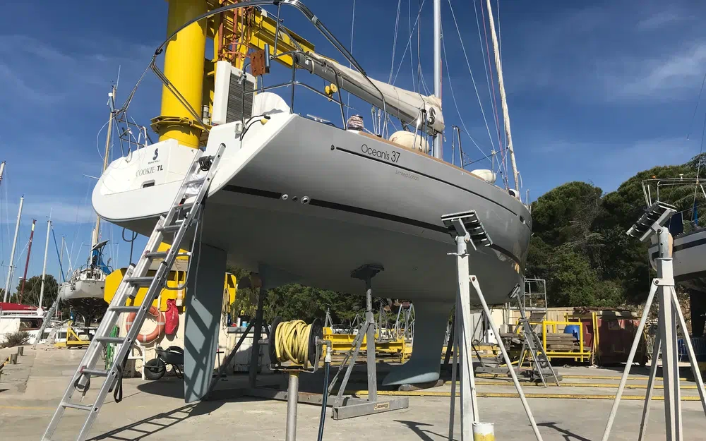 slider 7 Beneteau Oceanis 37 Limited Edition