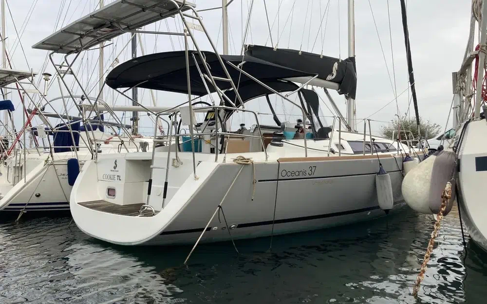 slider 0 Beneteau Oceanis 37 Limited Edition