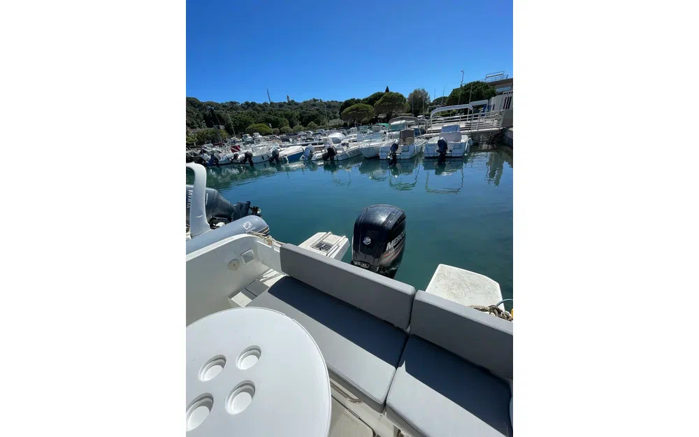 slider 14 Beneteau Antares 6 OB