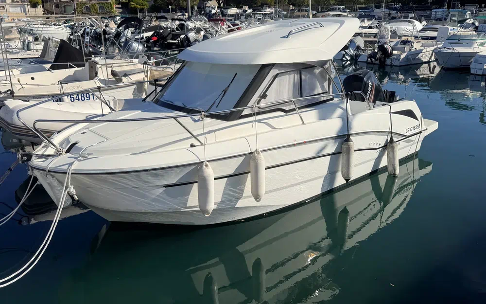 slider 1 Beneteau Antares 6 OB