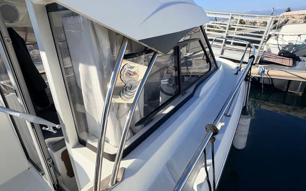 slider 4 Beneteau Antares 6 OB