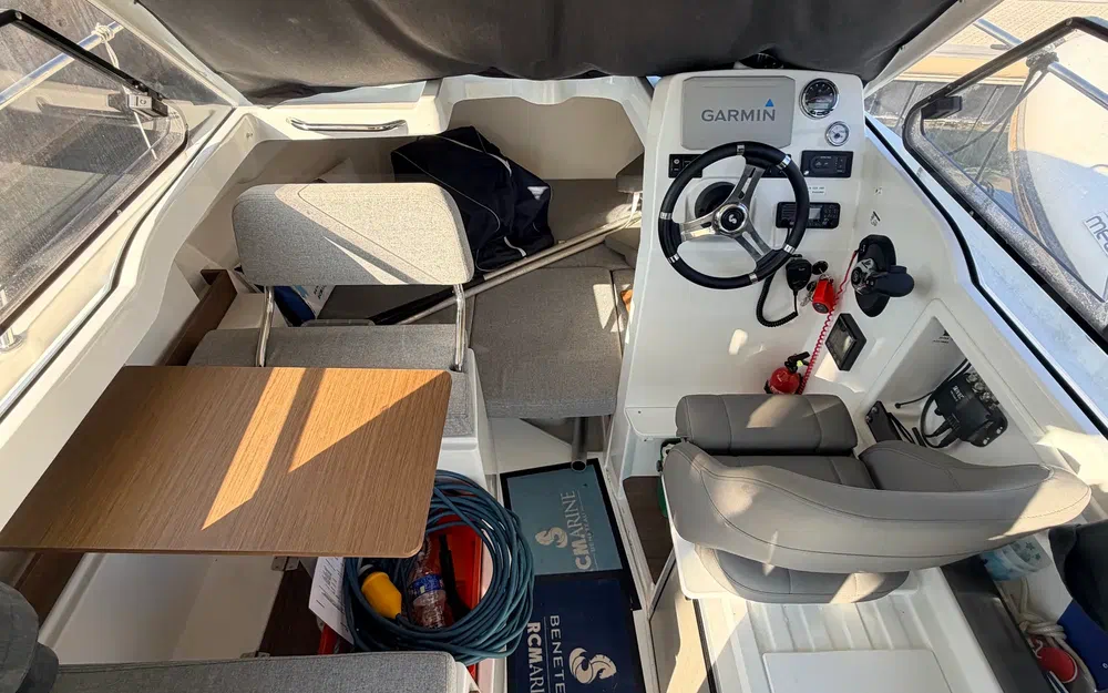 slider 5 Beneteau Antares 6 OB