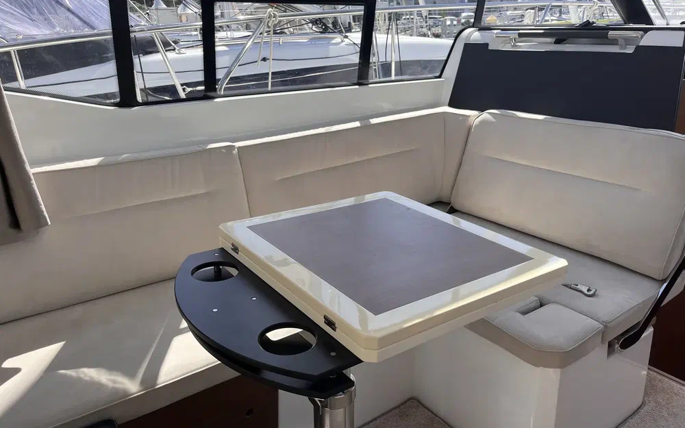 slider 4 Jeanneau NC 33