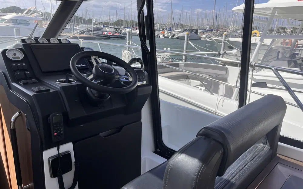 slider 6 Jeanneau NC 33